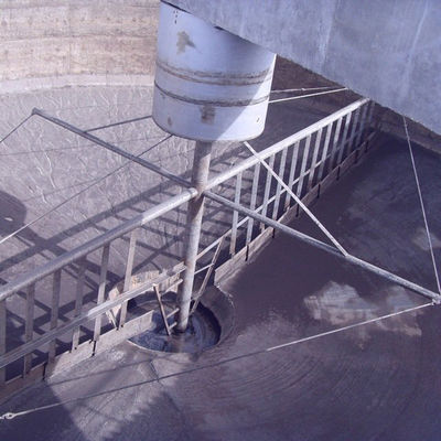 Edelstahl verschob städtisches Klärwerk des zentralen Antriebsschlamm-Schabers