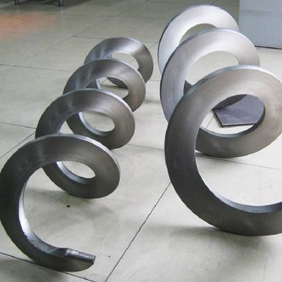 Transportador espiral de Shaftless del transportador de tornillo del barro del acero de manganeso para el polvo seco de la arena