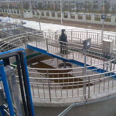 Pusat Tangki Sedimentasi Limbah Drive Sludge Scraper 304 Stainless Steel