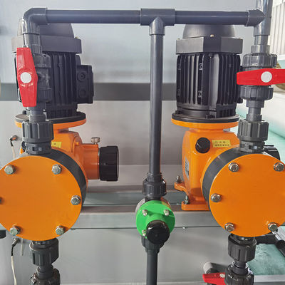 तीन कक्ष PAM/PAC शुष्क पाउडर खुराक उपकरण एकीकृत 4000L/H