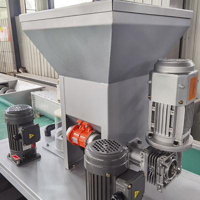 तीन कक्ष PAM/PAC शुष्क पाउडर खुराक उपकरण एकीकृत 4000L/H