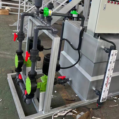 Dostosowanie 6000L / H Automatyczne urządzenie do dozowania chemikaliów Maszyna do dozowania proszku